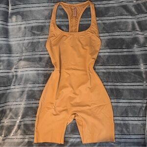 Skims Swim Cycle Suit - Almond